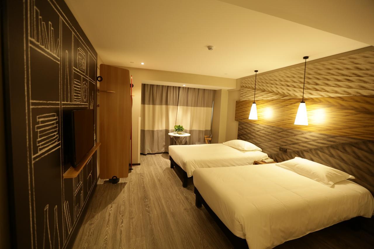 ไอบิส เฉิงตู เวสต์ จิงชุย โร้ด Hotel ภายนอก รูปภาพ