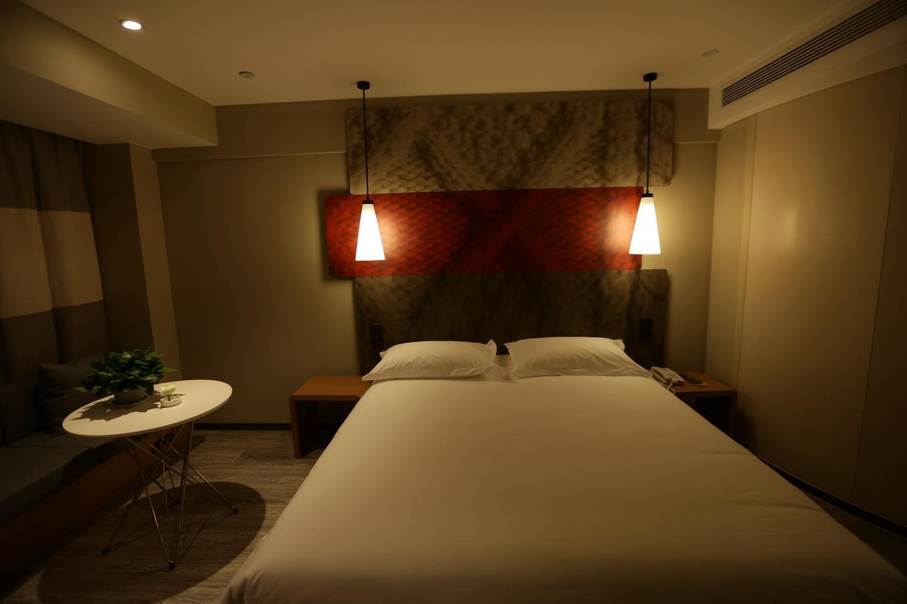 ไอบิส เฉิงตู เวสต์ จิงชุย โร้ด Hotel ภายนอก รูปภาพ